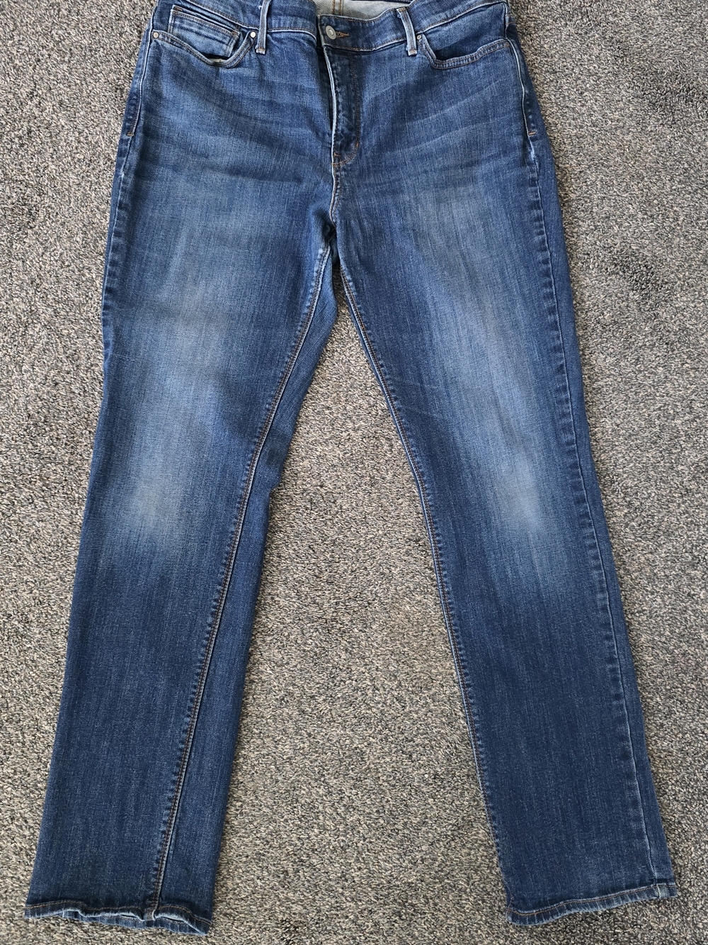 Levi's Women's Straight Leg Jeans in Blue Faded Wash